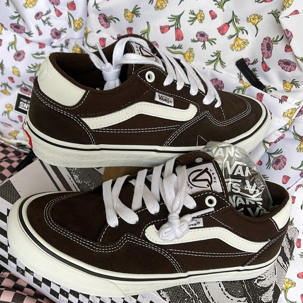 Vans Men’s Rowan
Dark Brown
VN0A5JICDRB Sneakers - Picture 11 of 16